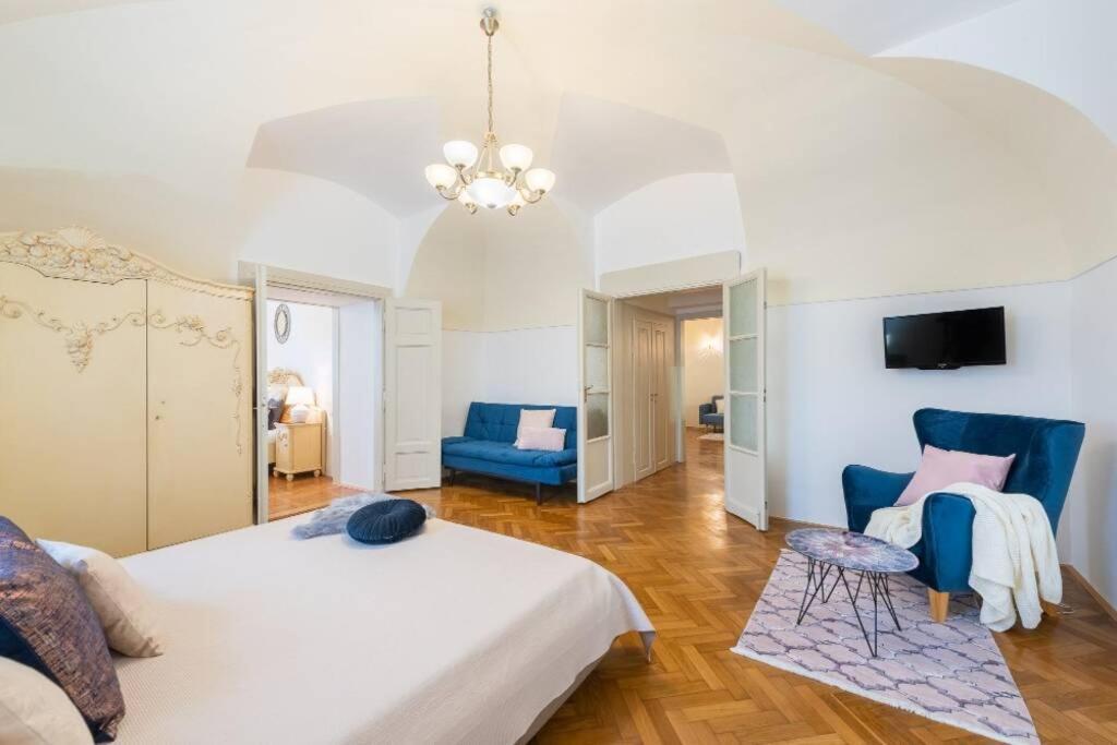 Lejlighed Rose / Romantic & Cozy / City Center *