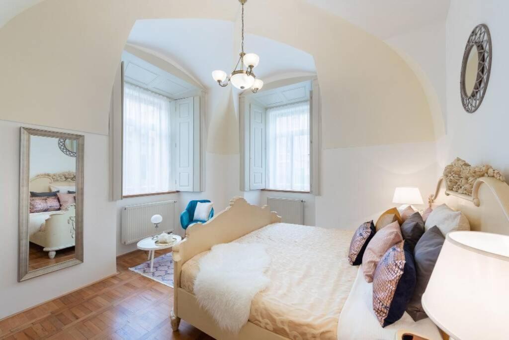 Lejlighed Rose / Romantic & Cozy / City Center Prag