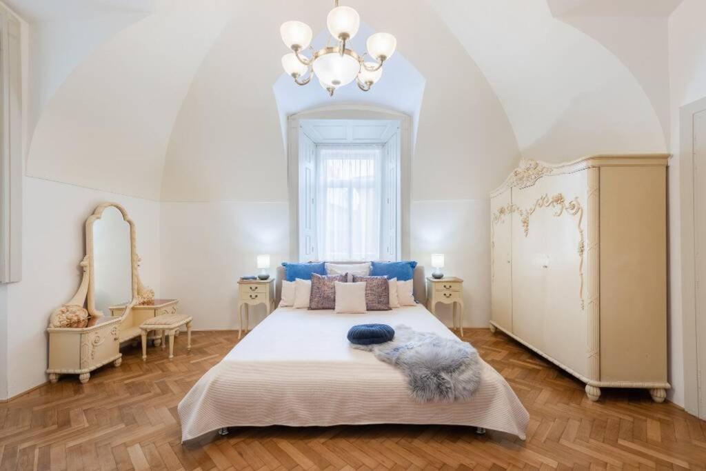 Lejlighed Rose / Romantic & Cozy / City Center